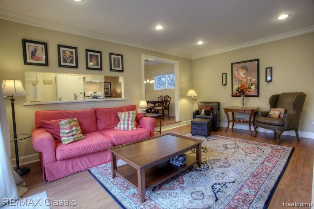 39910 Coronation Road Canton, MI 48188 - Photo 10 of 23 Family Room
