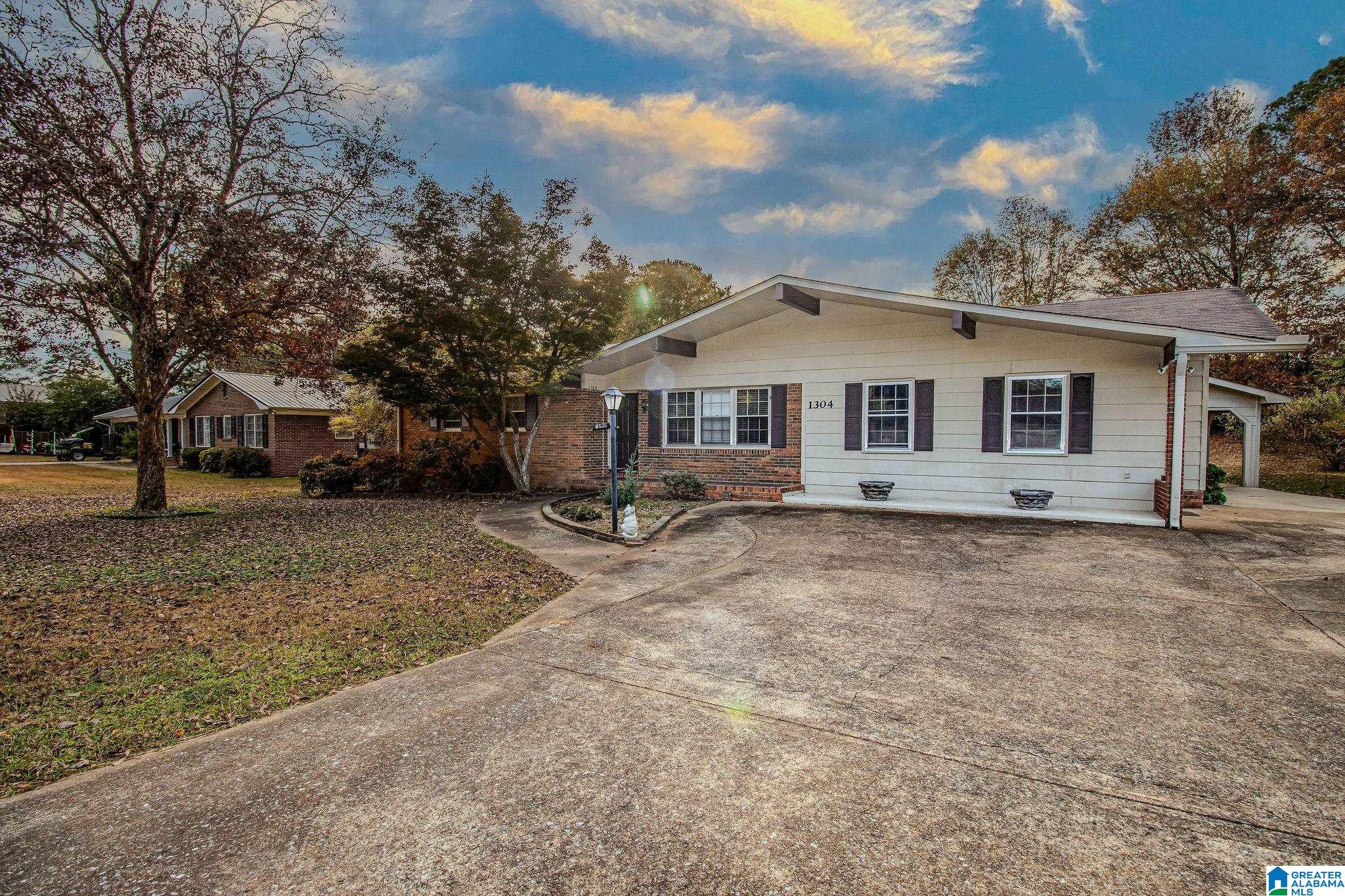 1304 Robertson Road Anniston, AL 36207 - Photo 1 of 43