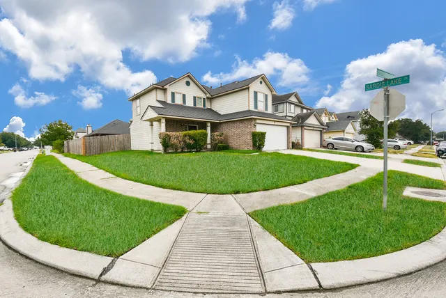 $1,950 | 19826 Twisted Creek Drive, Tomball, TX 77375