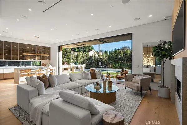 $22,000 | 14758 Morrison Street, Sherman Oaks, CA 91403