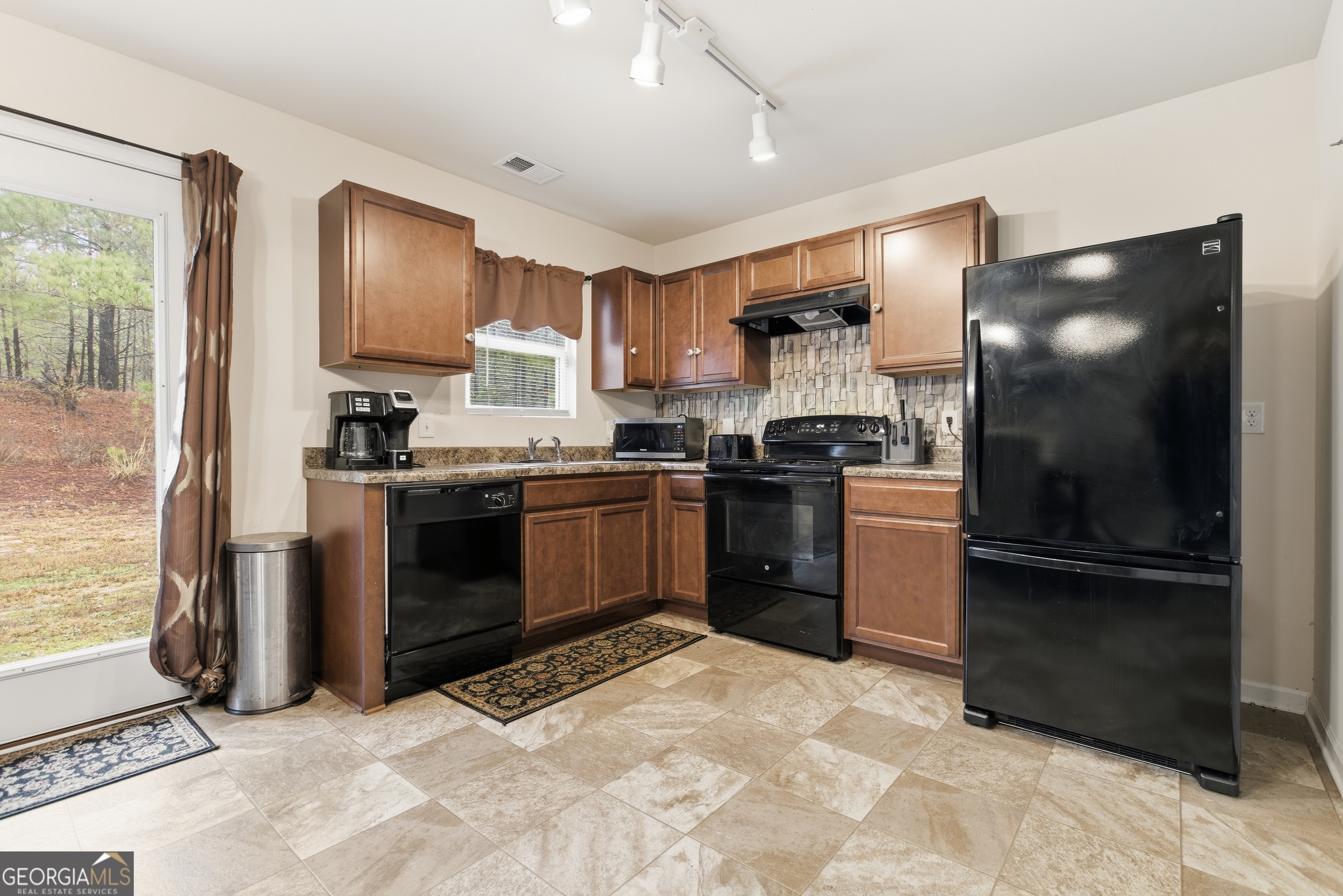 5325 Roundabout Drive Columbus, GA 31907 - Photo 6 of 18