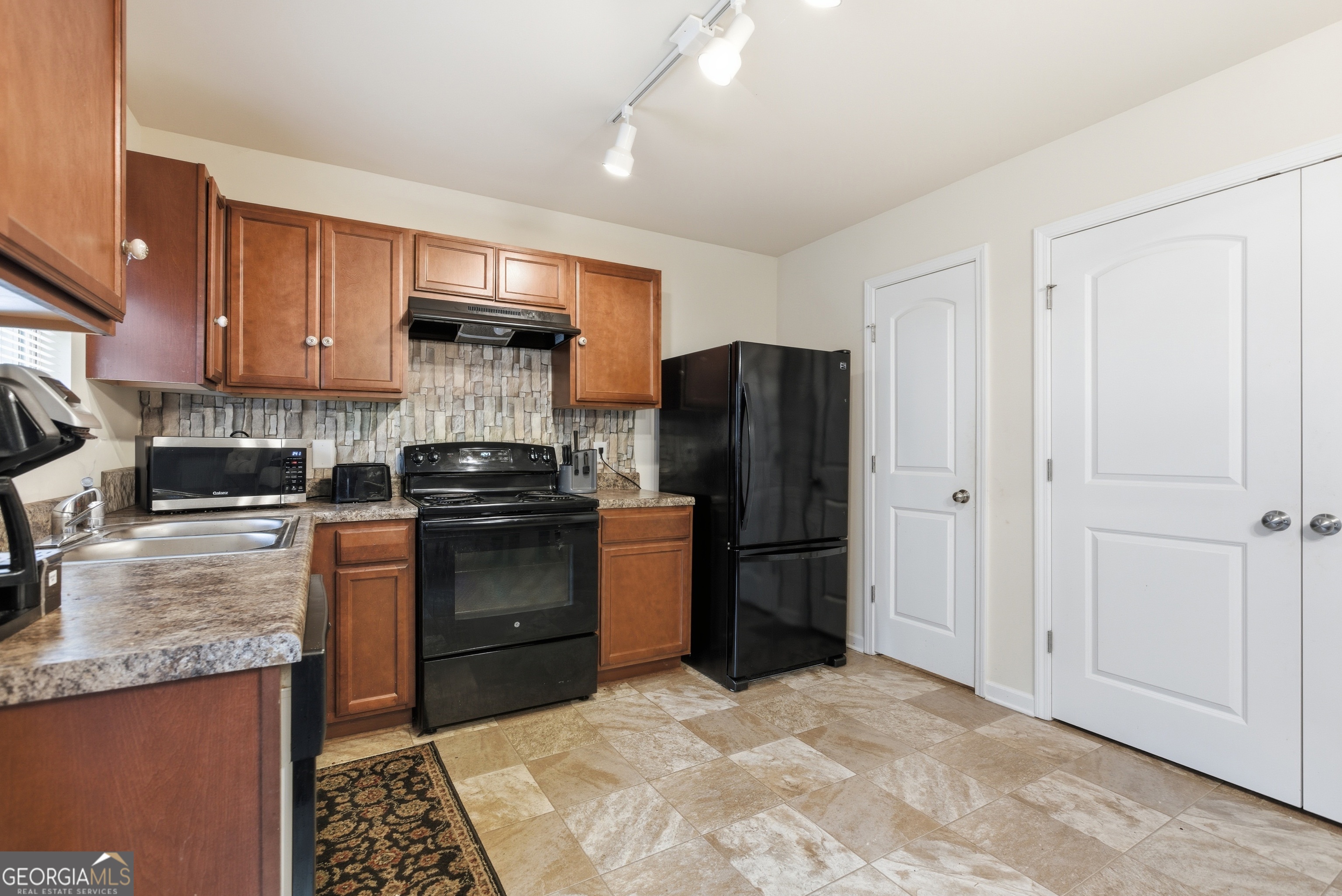 5325 Roundabout Drive Columbus, GA 31907 - Photo 7 of 18