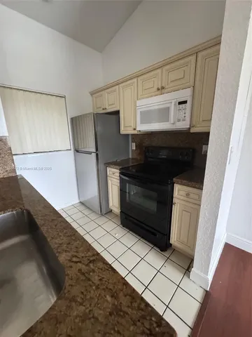 $249,900 | 2881 North Oakland Forest Drive, Unit 310, Oakland Park, FL 33309