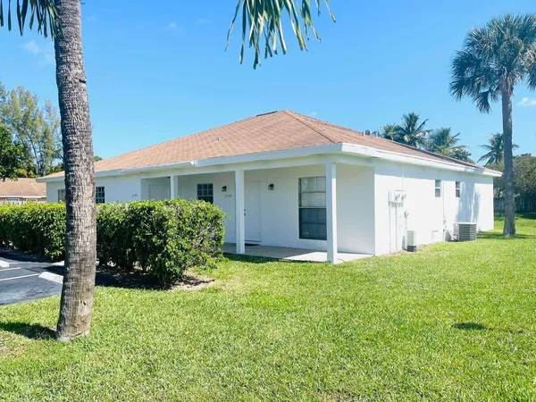 $2,200 | 3820 Harwood Street, West Palm Beach, FL 33403