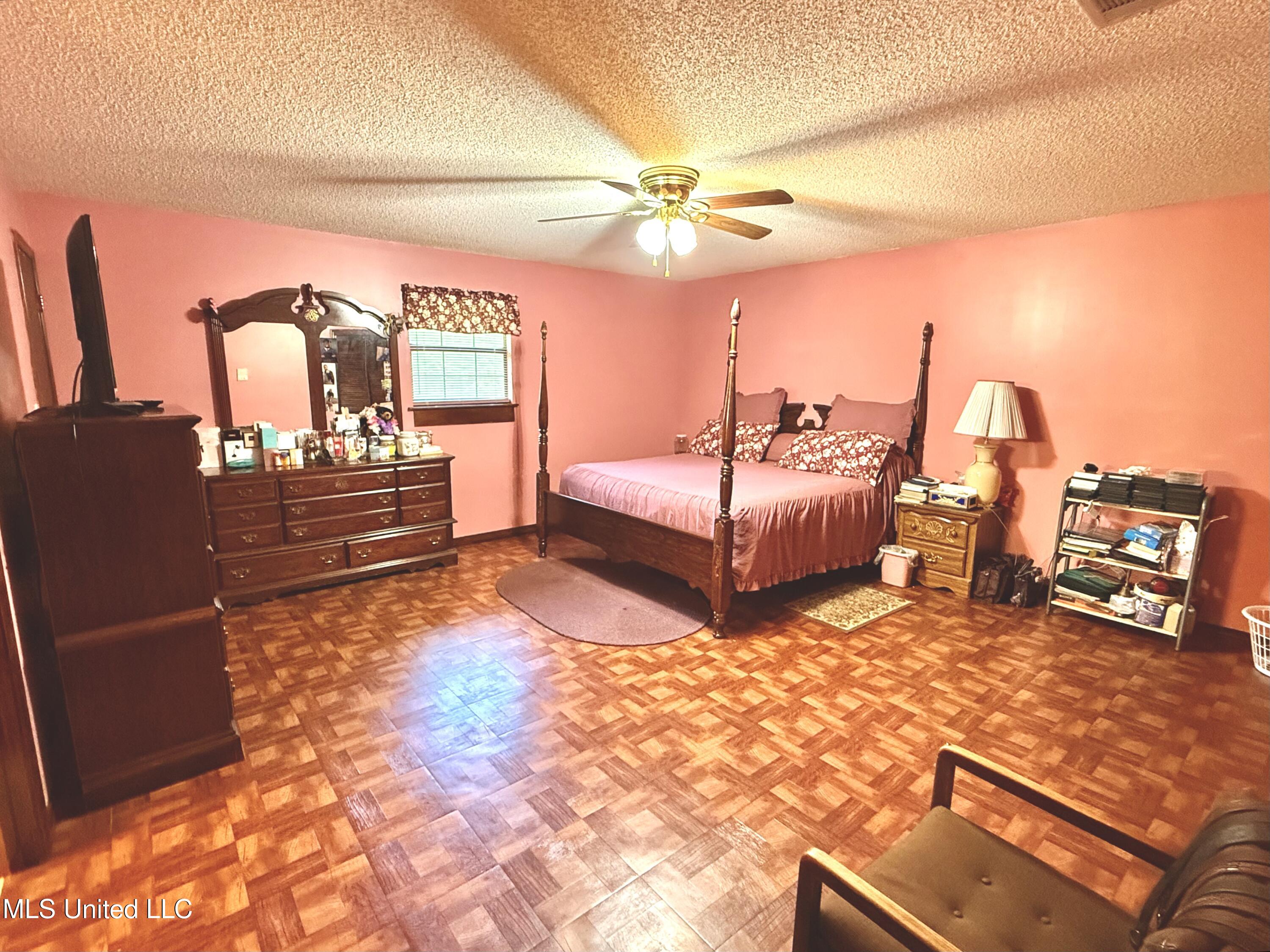 138 Clinton Lawrence Road Lucedale, MS 39452 - Photo 9 of 18 IMG_2649