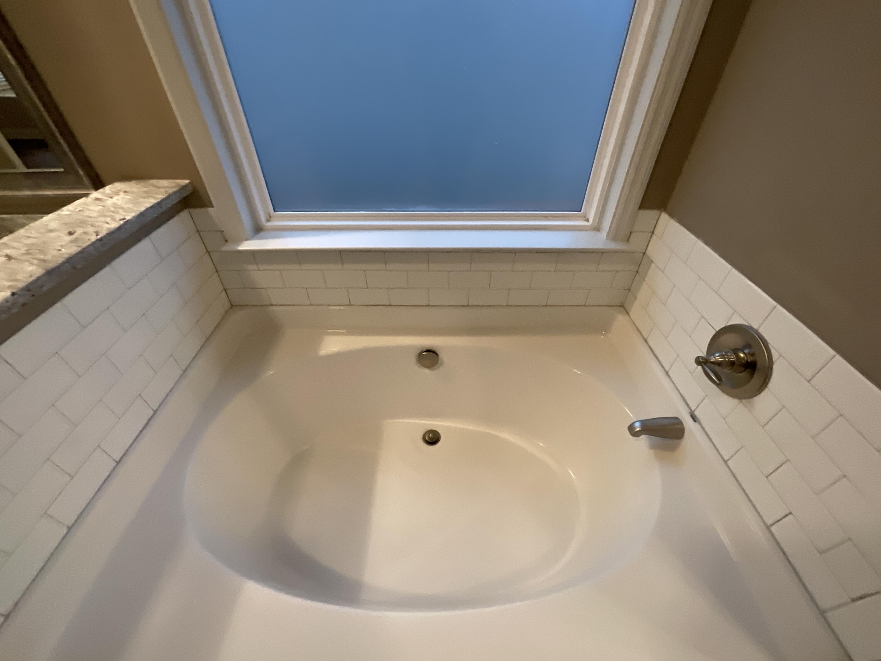 688 Tree Top Trail Evans, GA 30809 - Photo 25 of 27 Garden Tub