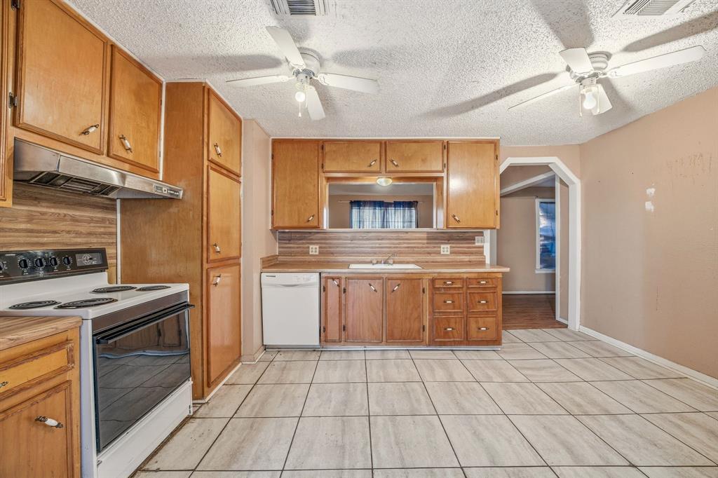 1635 South College Farm Road Stephenville, TX 76401 - Photo 8 of 27