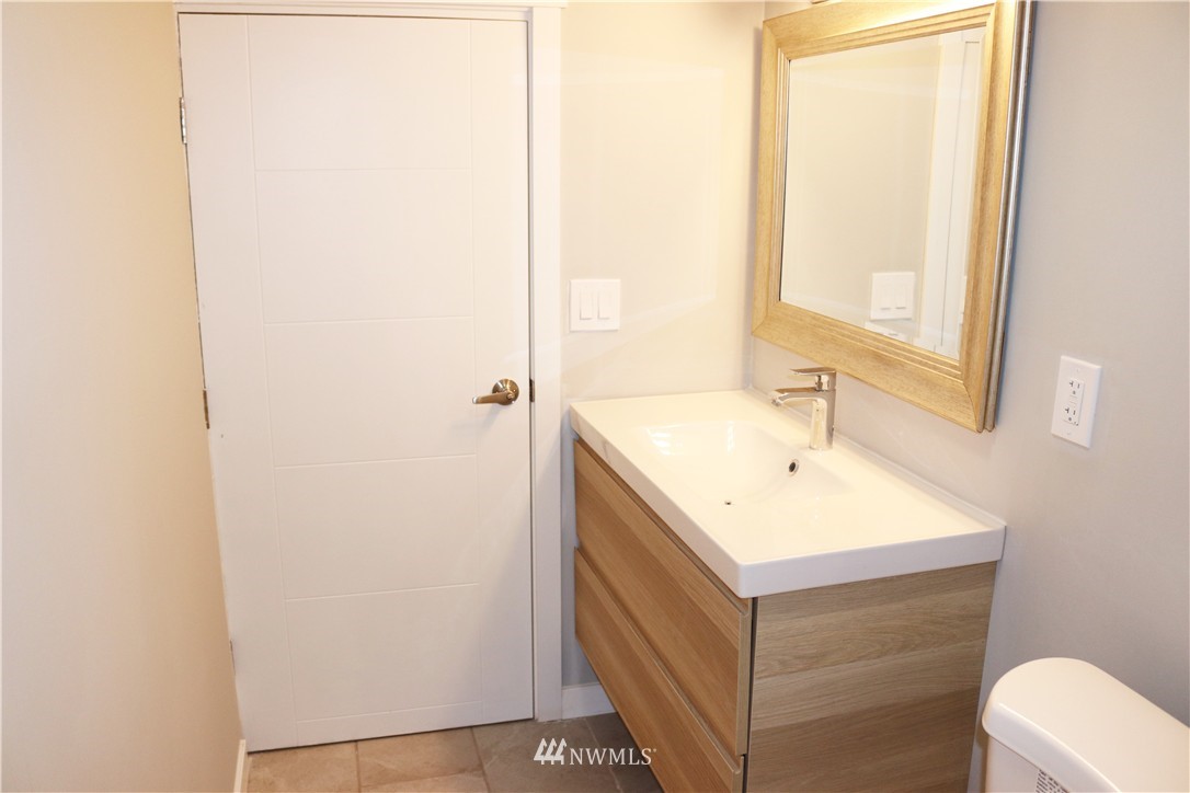 451 Maple Avenue Northwest Renton, WA 98057 - Photo 13 of 24