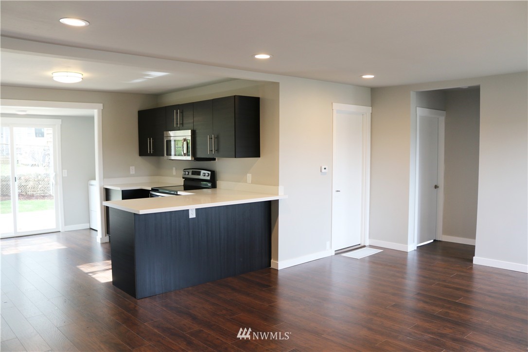 451 Maple Avenue Northwest Renton, WA 98057 - Photo 6 of 24