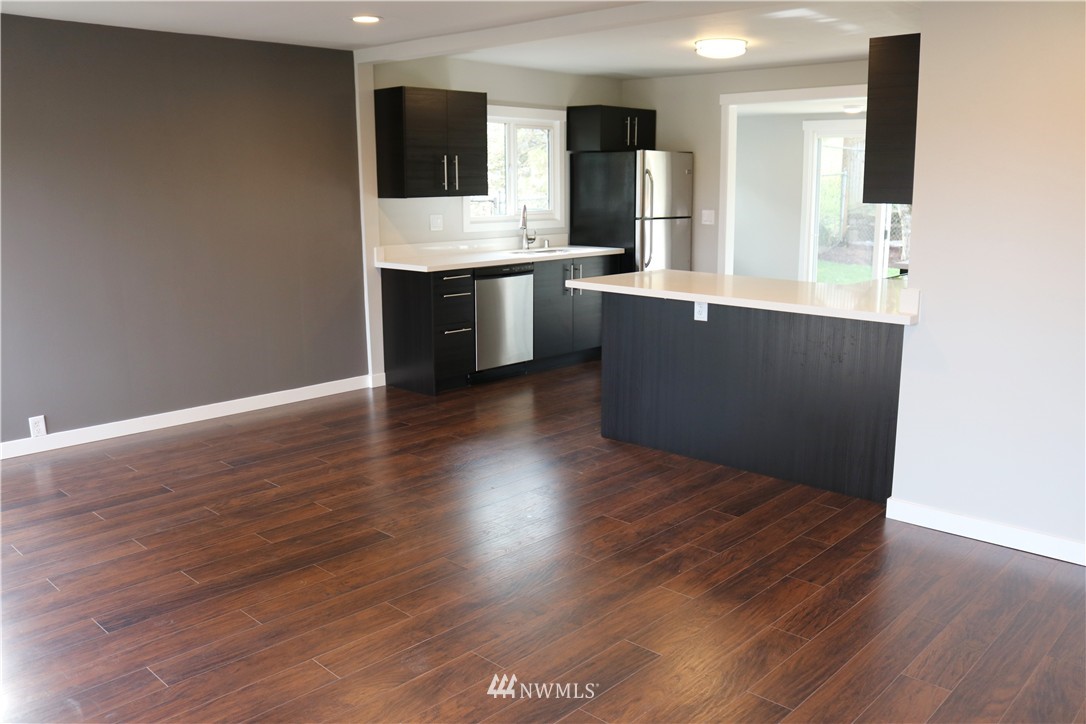 451 Maple Avenue Northwest Renton, WA 98057 - Photo 7 of 24