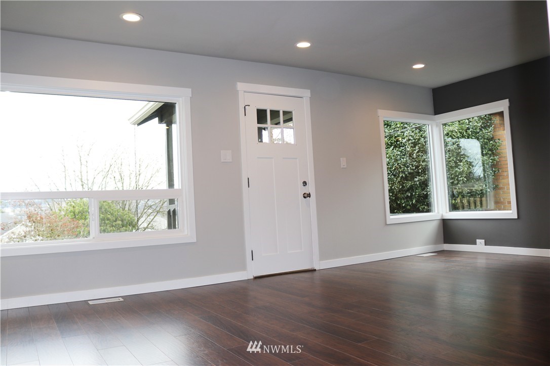 451 Maple Avenue Northwest Renton, WA 98057 - Photo 10 of 24