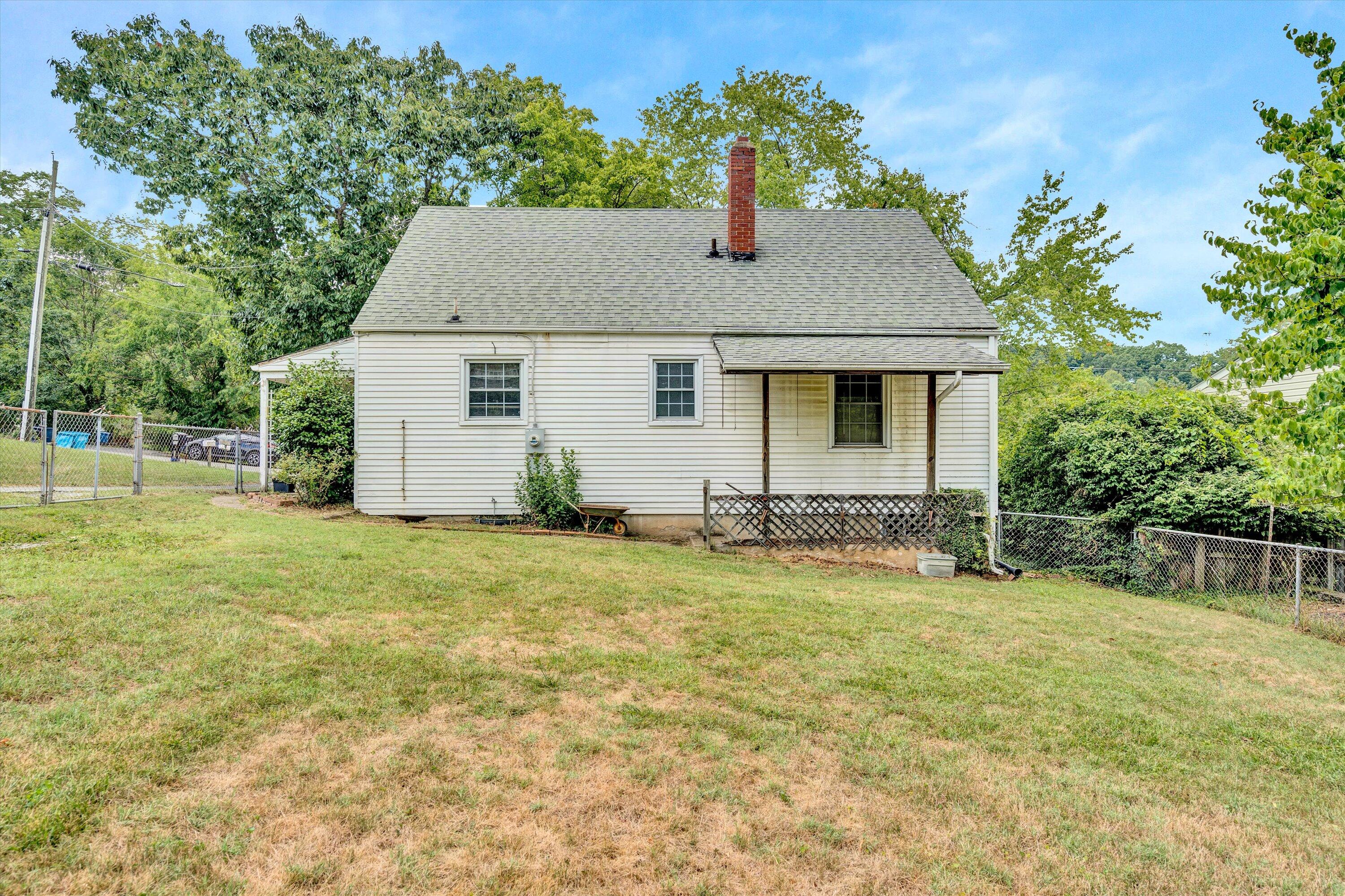 3734 Bear Road Southeast Roanoke, VA 24014 - Photo 17 of 19 17-DSC03785