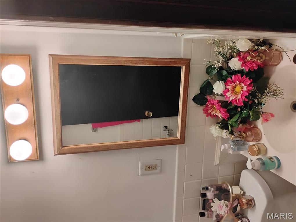 424 Lancashire Road St. Louis, MO 63137 - Photo 13 of 40