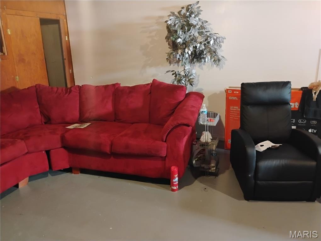 424 Lancashire Road St. Louis, MO 63137 - Photo 23 of 40