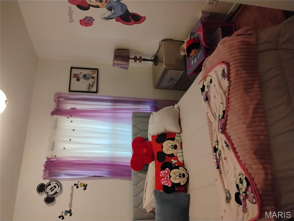 424 Lancashire Road St. Louis, MO 63137 - Photo 8 of 40