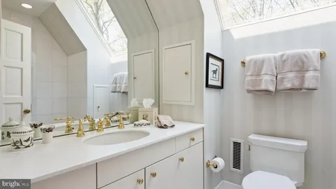 $3,750,000 | 517 Fishers Road, Bryn Mawr, PA 19010