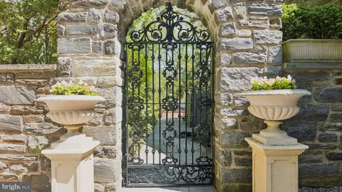 $3,750,000 | 517 Fishers Road, Bryn Mawr, PA 19010