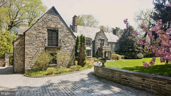 $3,750,000 | 517 Fishers Road, Bryn Mawr, PA 19010