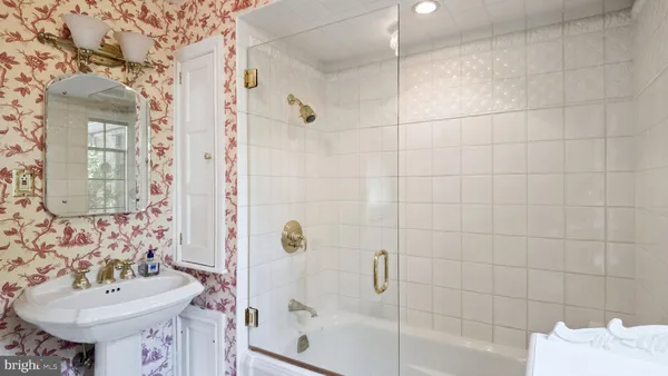 $3,750,000 | 517 Fishers Road, Bryn Mawr, PA 19010