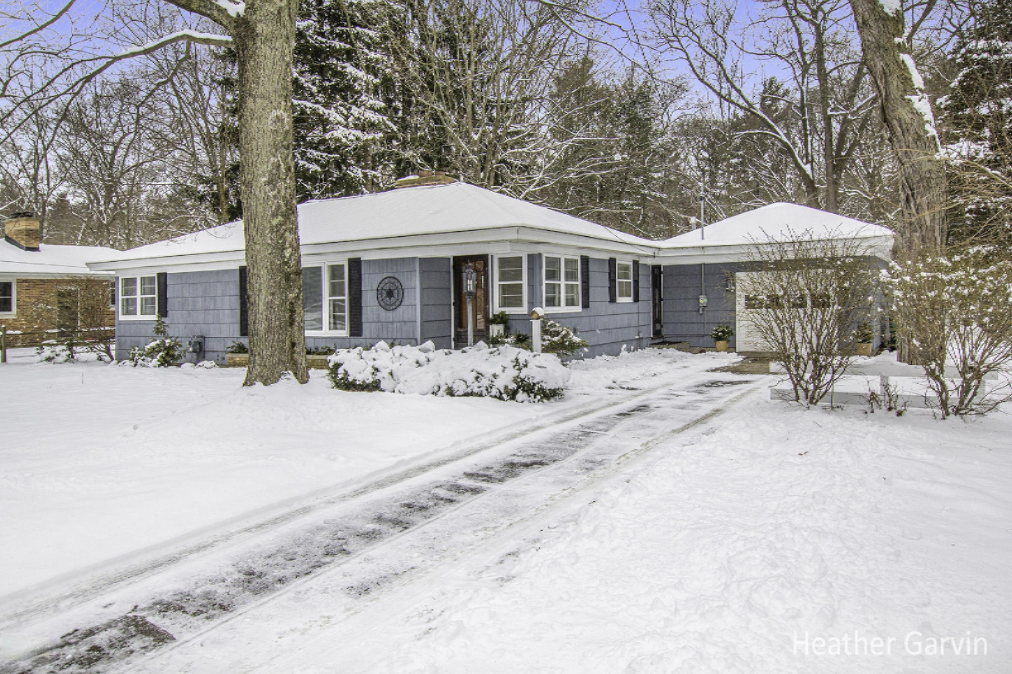 1102 West Giles Road Muskegon, MI 49445 - Photo 2 of 22 IMG_4652