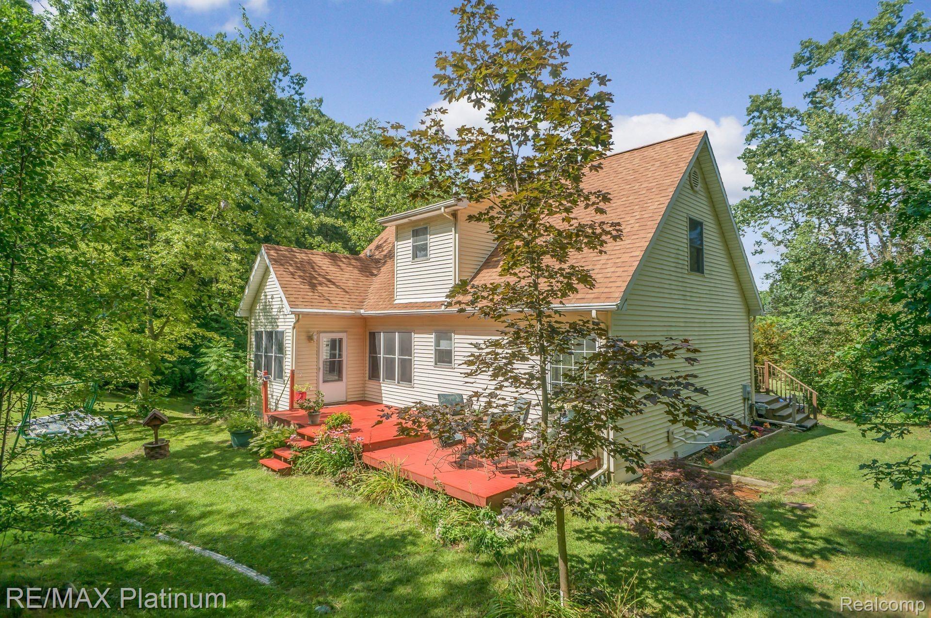 4088 Pardee Lake Road Howell, MI 48843 - Photo 1 of 30 31.jpg