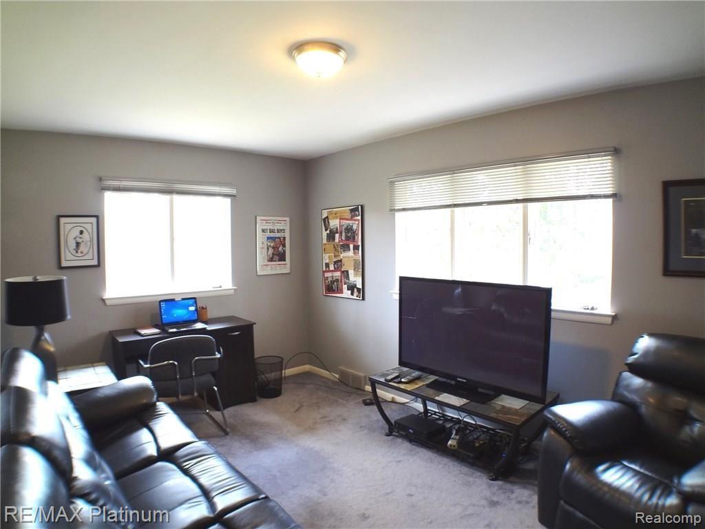 10361 Marshall Road South Lyon, MI 48178 - Photo 19 of 53 DSC00771.JPG
