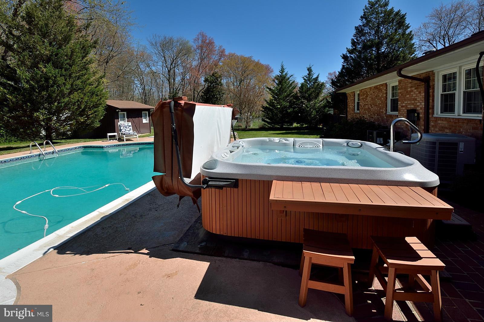 4902 Pole Road Alexandria, VA 22309 - Photo 28 of 30 a view of a backyard with sitting area