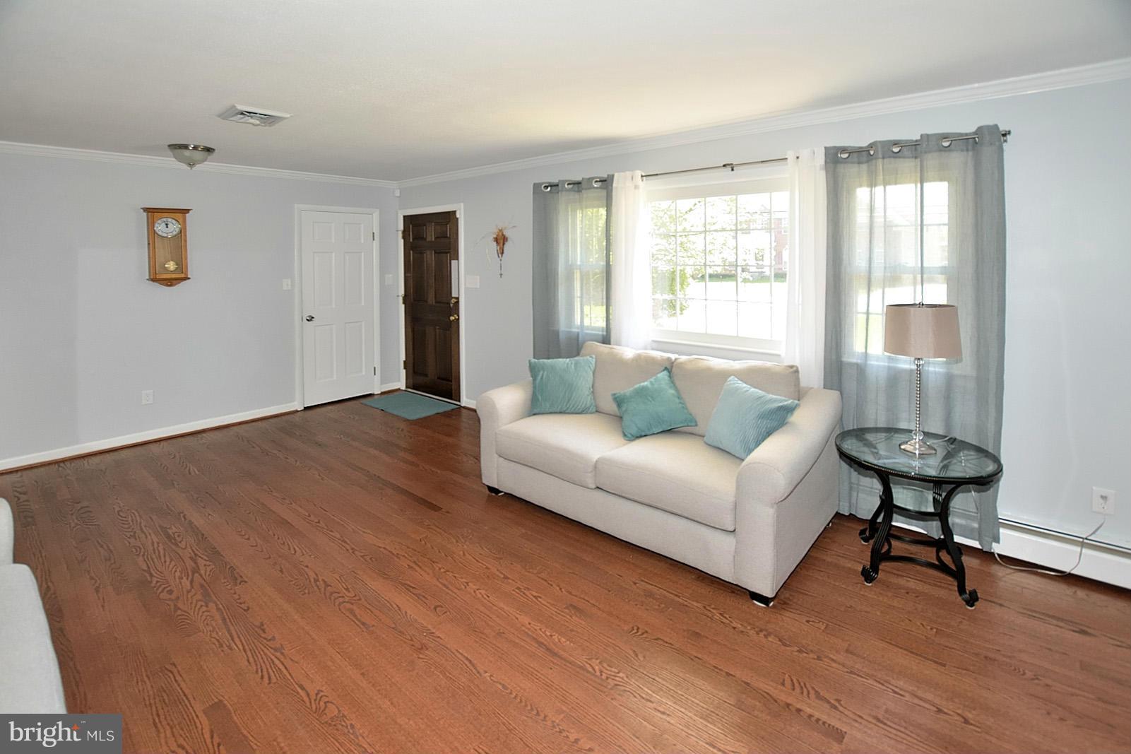 4902 Pole Road Alexandria, VA 22309 - Photo 4 of 30 a living room with furniture and a window