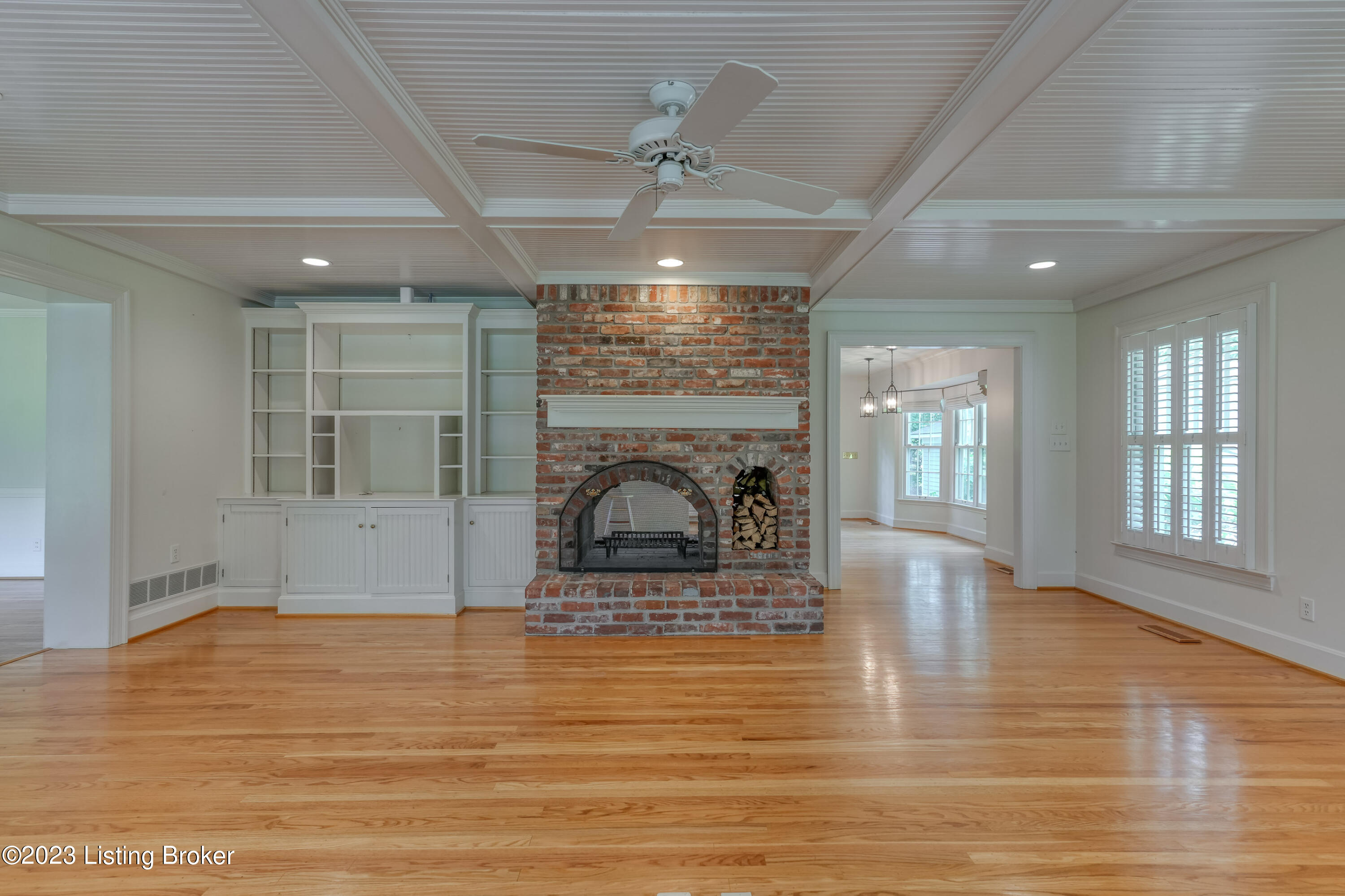 806 Glenbrook Road Anchorage, KY 40223 - Photo 12 of 39 018 - 20230524-06534