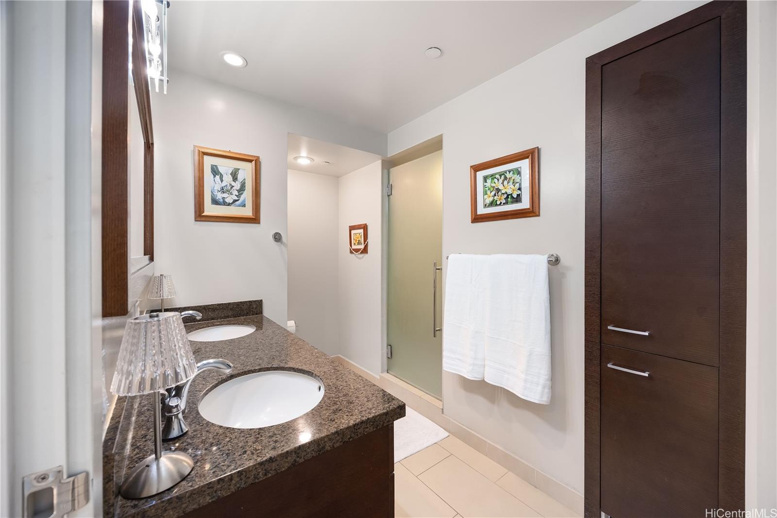 1837 Kalakaua Avenue, Unit 1004 Honolulu, HI 96815 - Photo 14 of 19 Primary bathroom