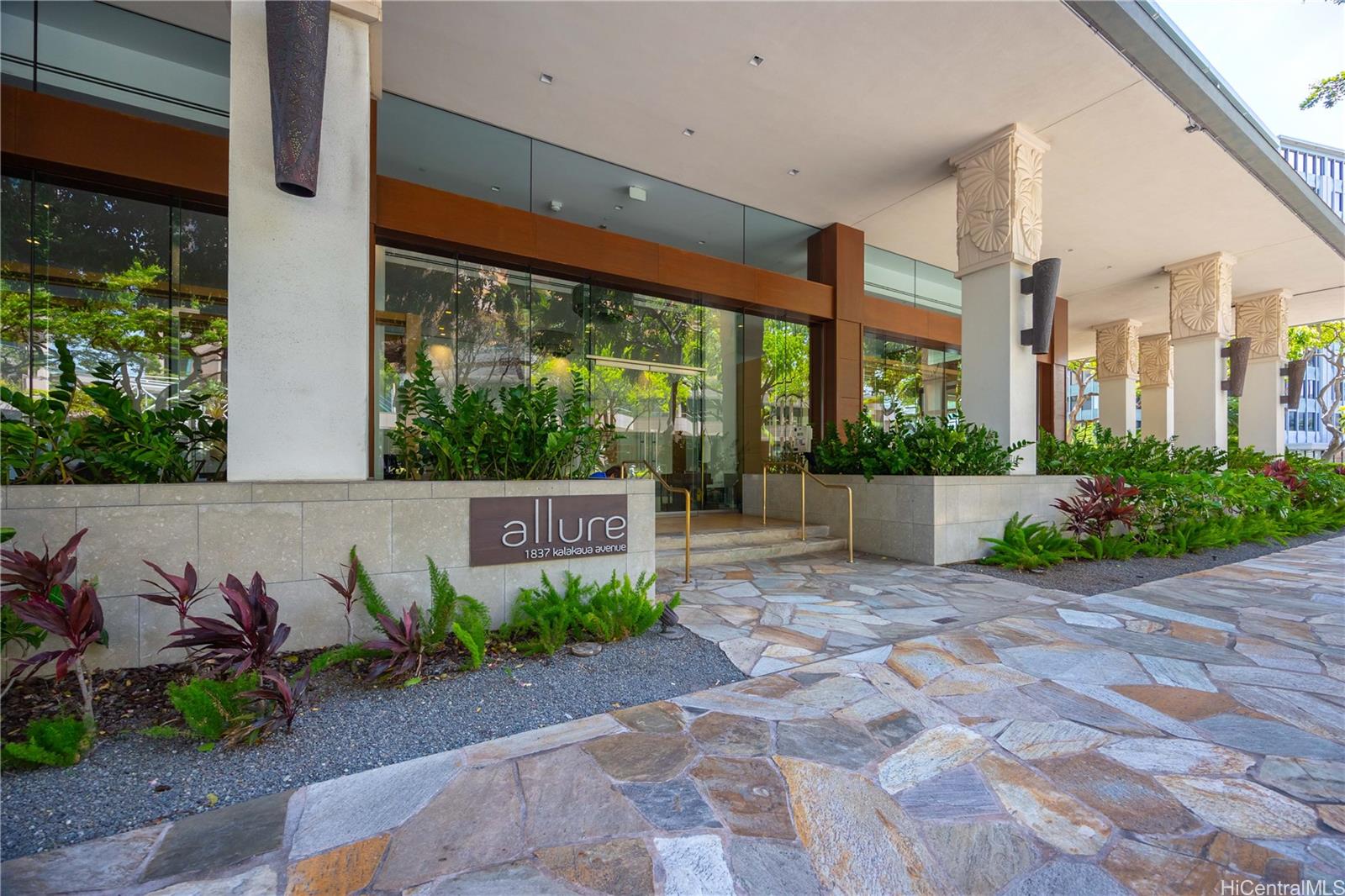 1837 Kalakaua Avenue, Unit 1004 Honolulu, HI 96815 - Photo 18 of 19 Building lobby entrance