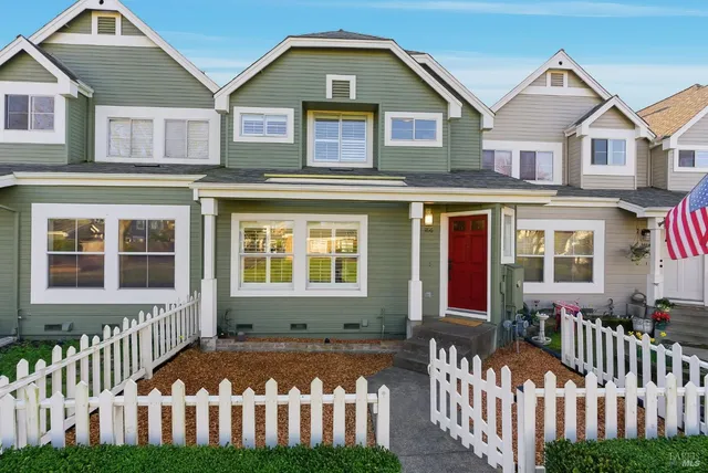 $595,000 | 1816 Downing Street, Petaluma, CA 94954