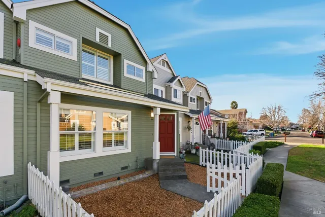 $595,000 | 1816 Downing Street, Petaluma, CA 94954