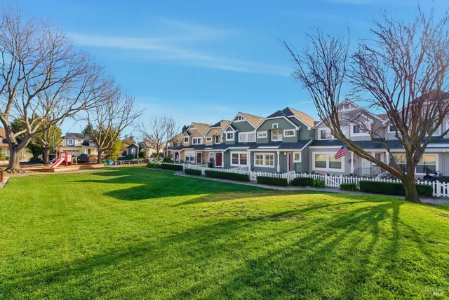 $595,000 | 1816 Downing Street, Petaluma, CA 94954