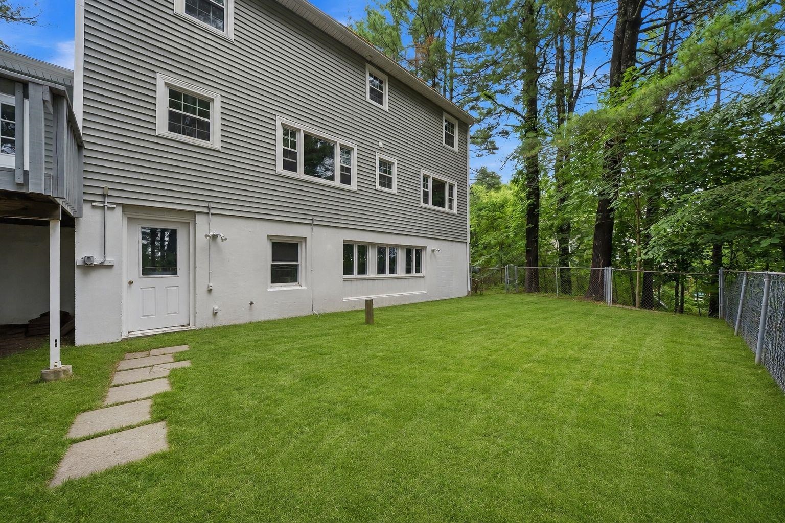 29 Dickens Street Nashua, NH 03062 - Photo 48 of 59