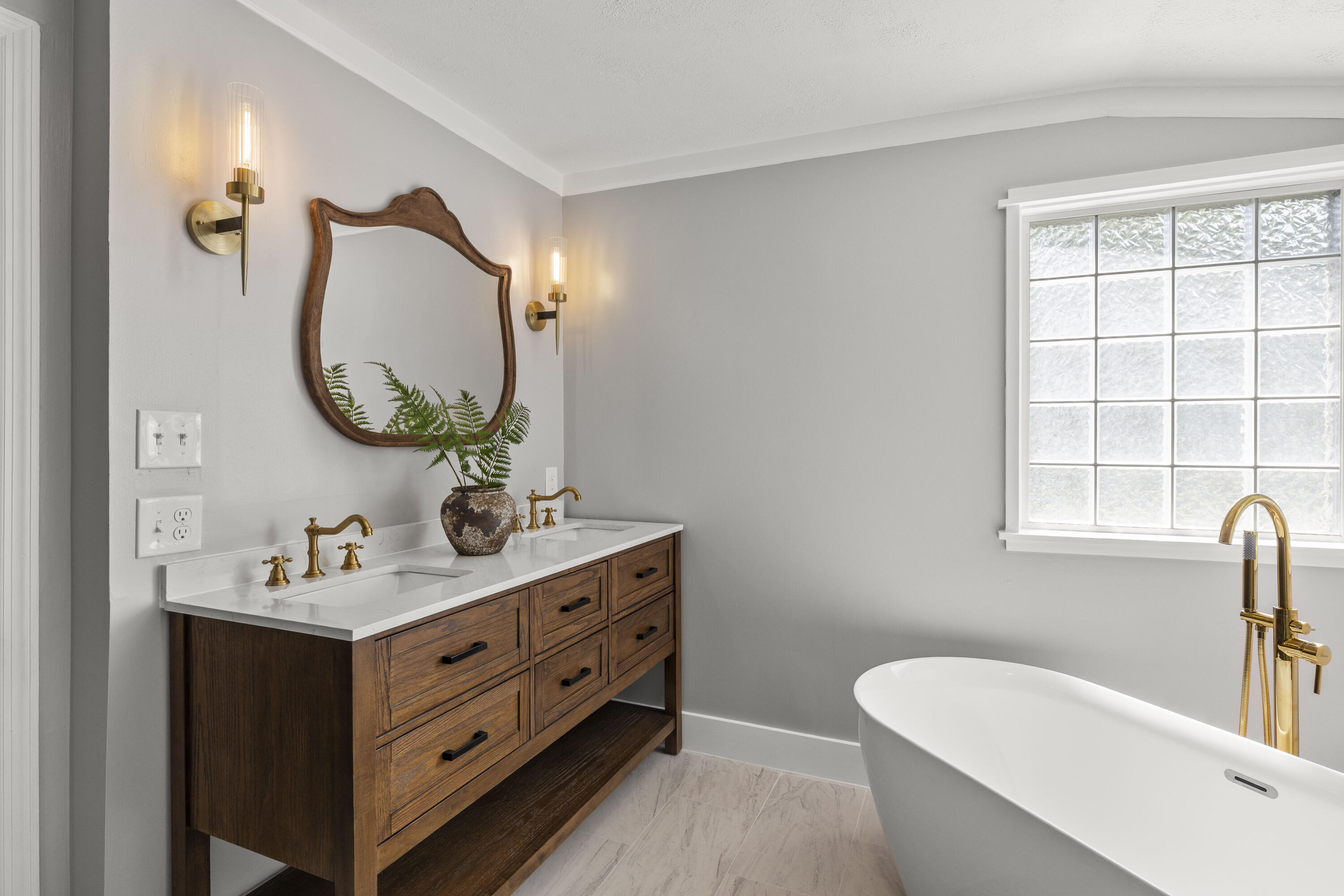 803 Cove Road Chickamauga, GA 30707 - Photo 27 of 34 Bathroom