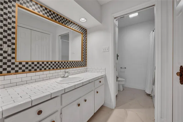 $519,000 | 109 Lachite, Unit 2, Horseshoe Bay, TX 78657