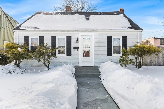 $390,000 | 3 Hutchinson Avenue, Pawtucket, RI 02861