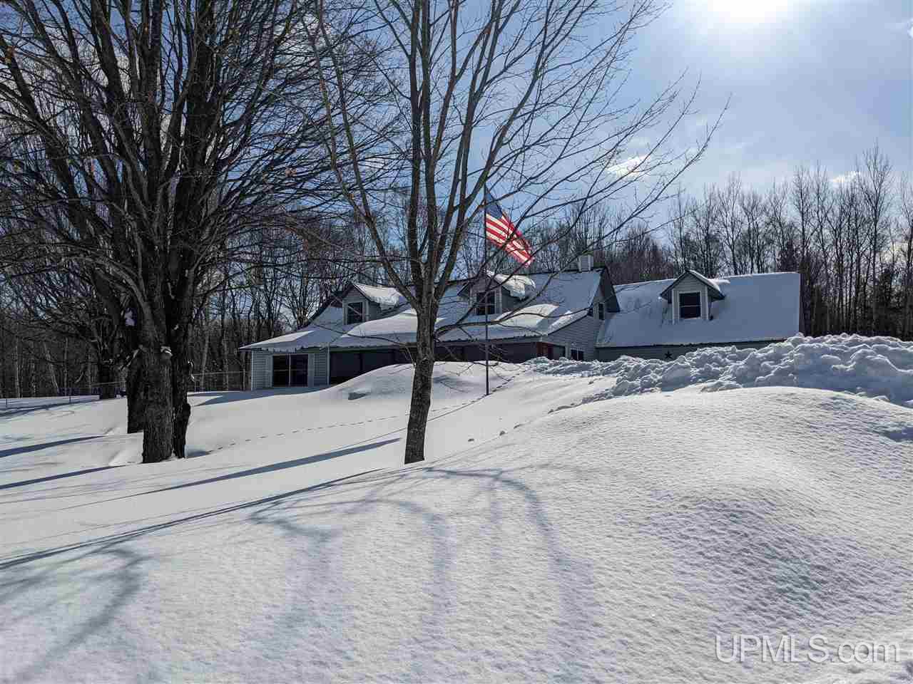 160 Miller Road Gwinn, MI 49841 - Photo 1 of 27