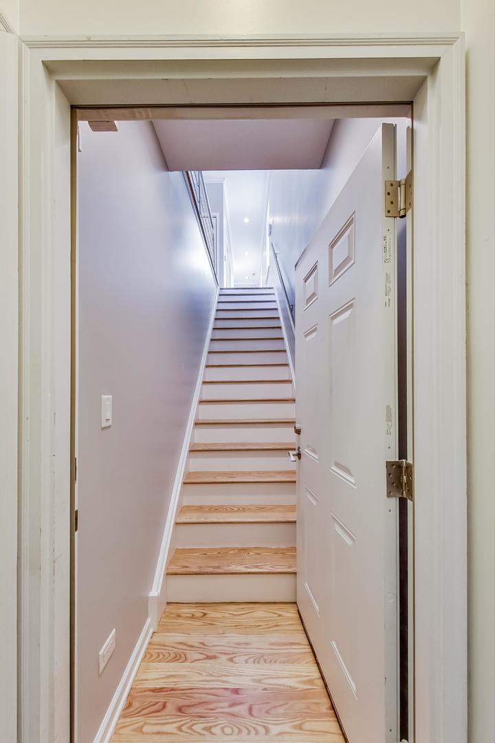 2703 West Thomas Street, Unit 3 Chicago, IL 60622 - Photo 3 of 27