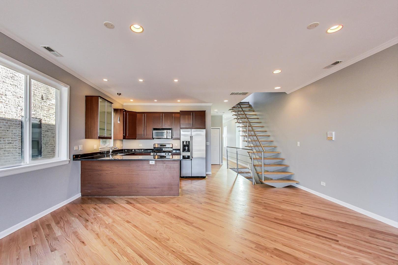 2703 West Thomas Street, Unit 3 Chicago, IL 60622 - Photo 7 of 27