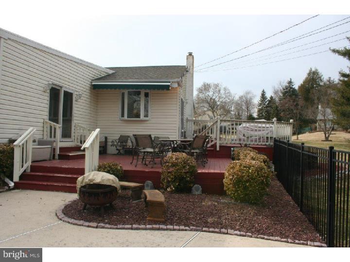 193 Laurel Road Churchville, PA 18966 - Photo 22 of 25 Deck