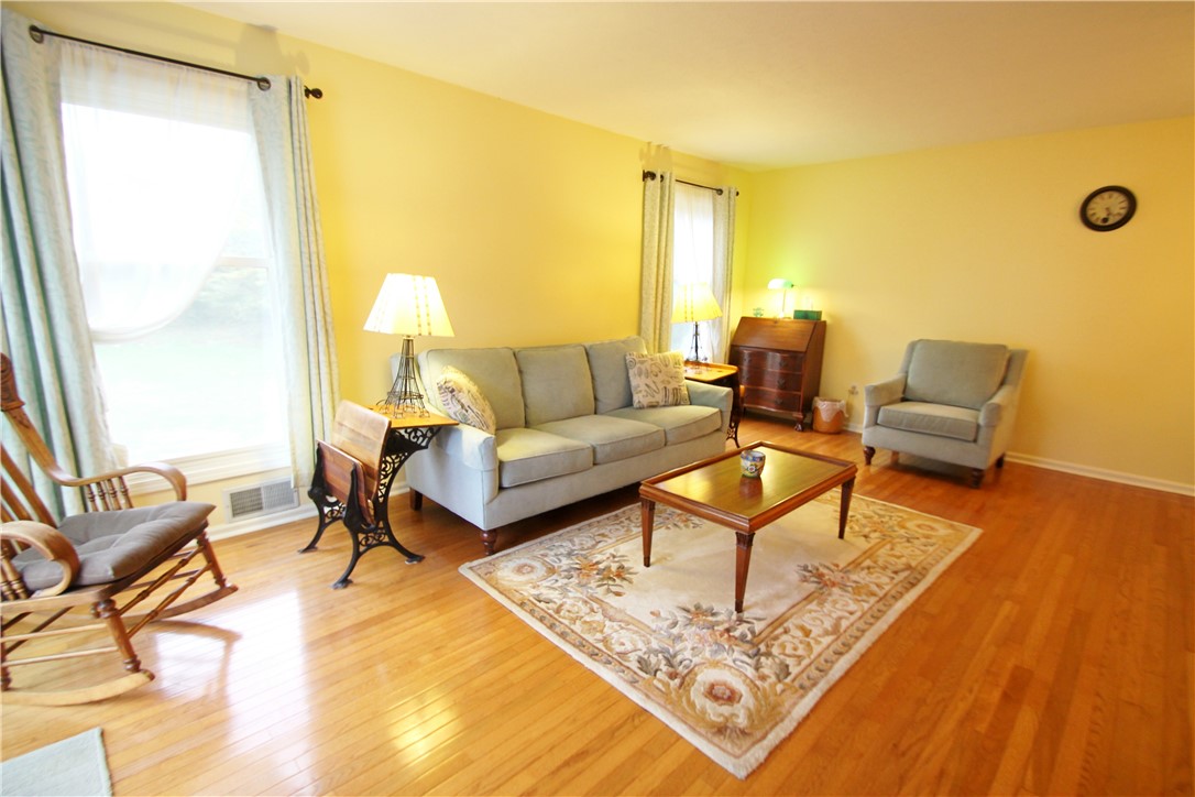 26 Hampton Lane Perinton, NY 14450 - Photo 11 of 39