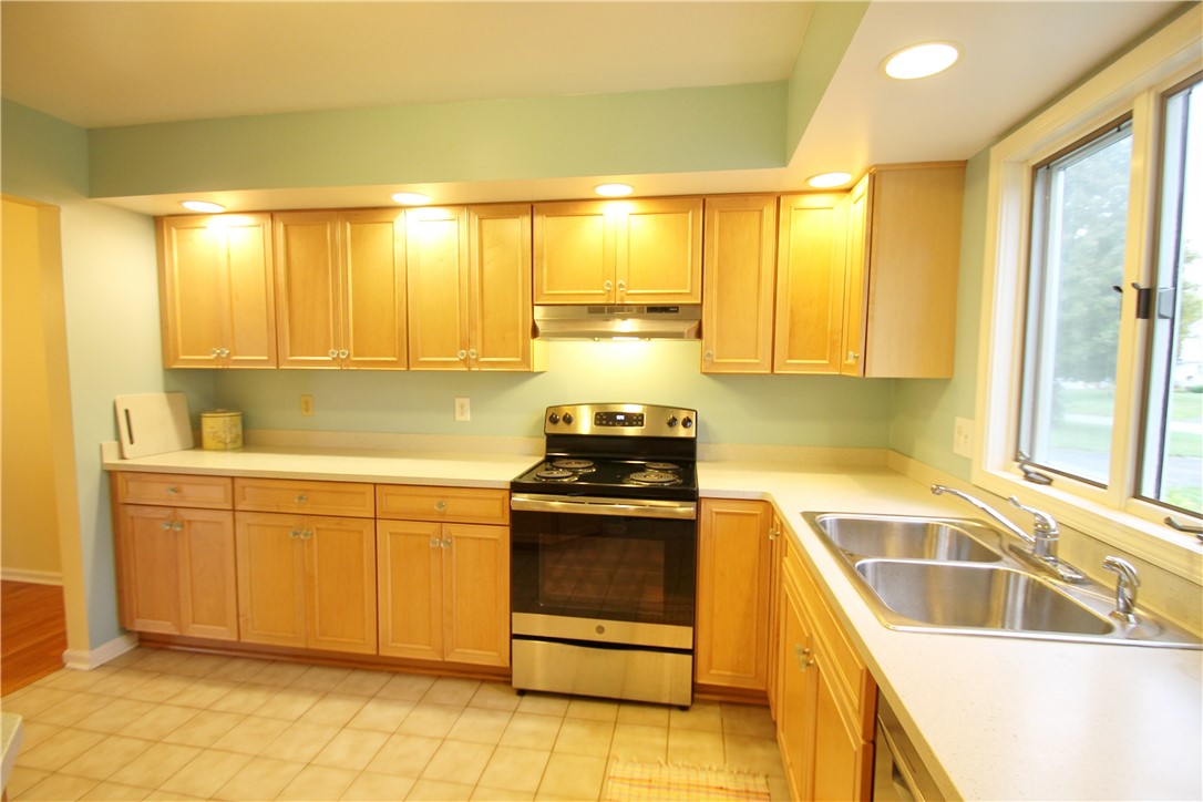 26 Hampton Lane Perinton, NY 14450 - Photo 13 of 39