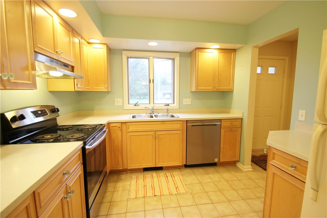 26 Hampton Lane Perinton, NY 14450 - Photo 14 of 39