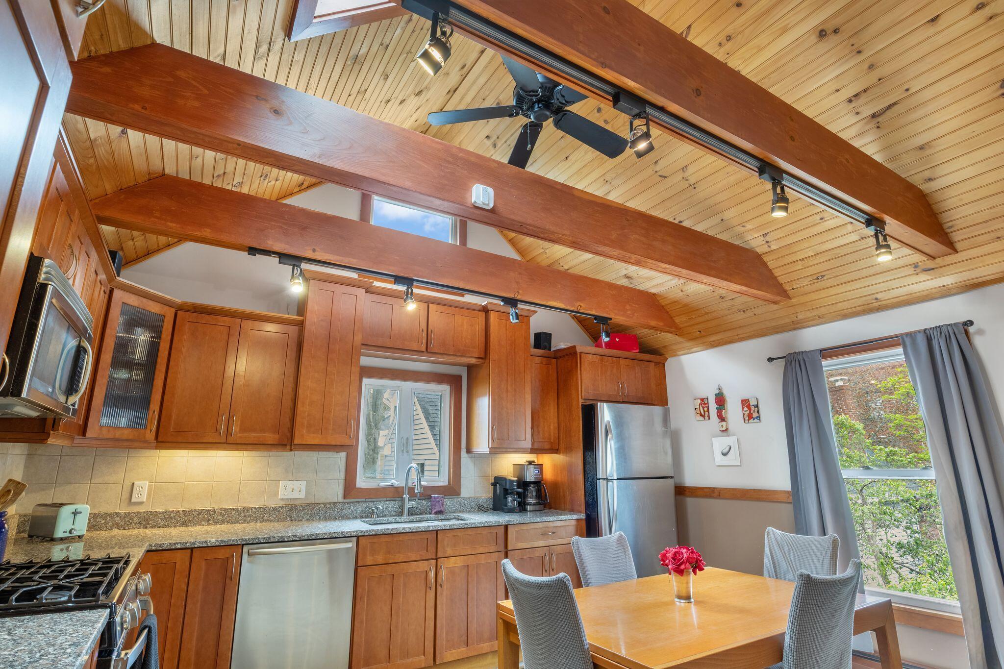 75 Carleton Street Portland, ME 04102 - Photo 13 of 51 75_Carleton_St_333