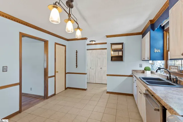 $1,900 | 405 Creek Drive, Easley, SC 29642