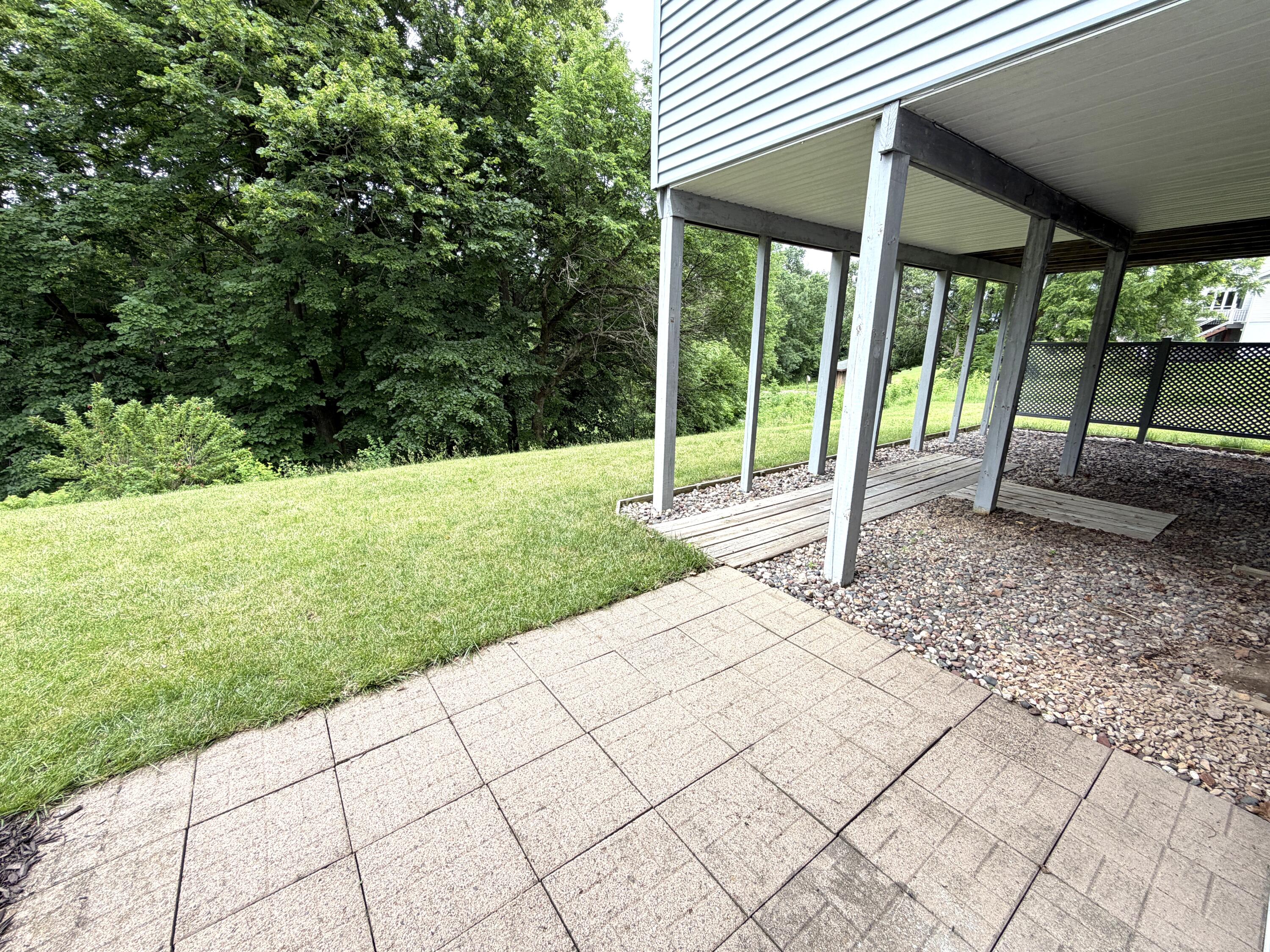 189 McIntosh Road East La Crescent, MN 55947 - Photo 27 of 33 Back Patio View