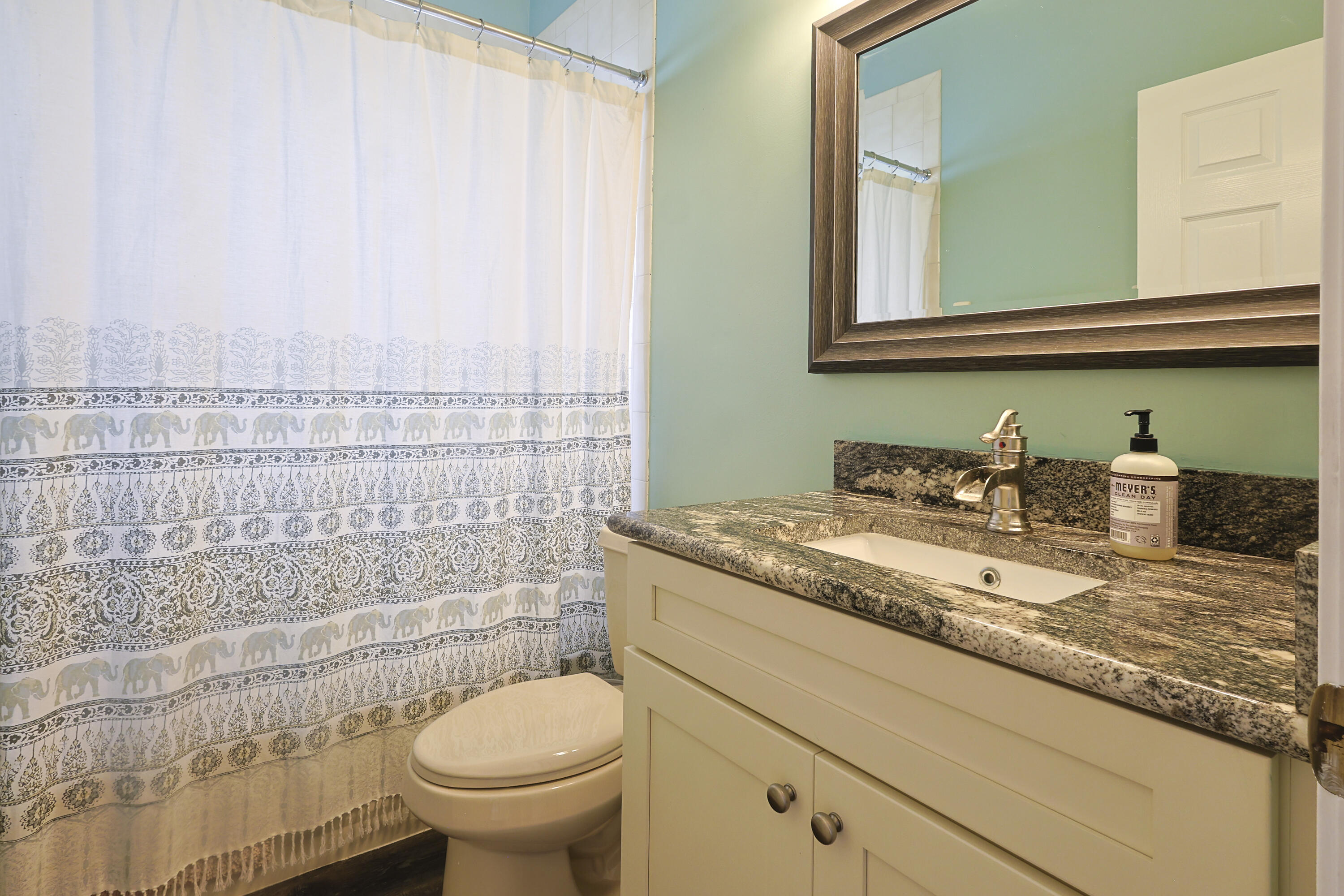 7205 Southeast Seagate Lane Stuart, FL 34997 - Photo 20 of 30 Guest Bath
