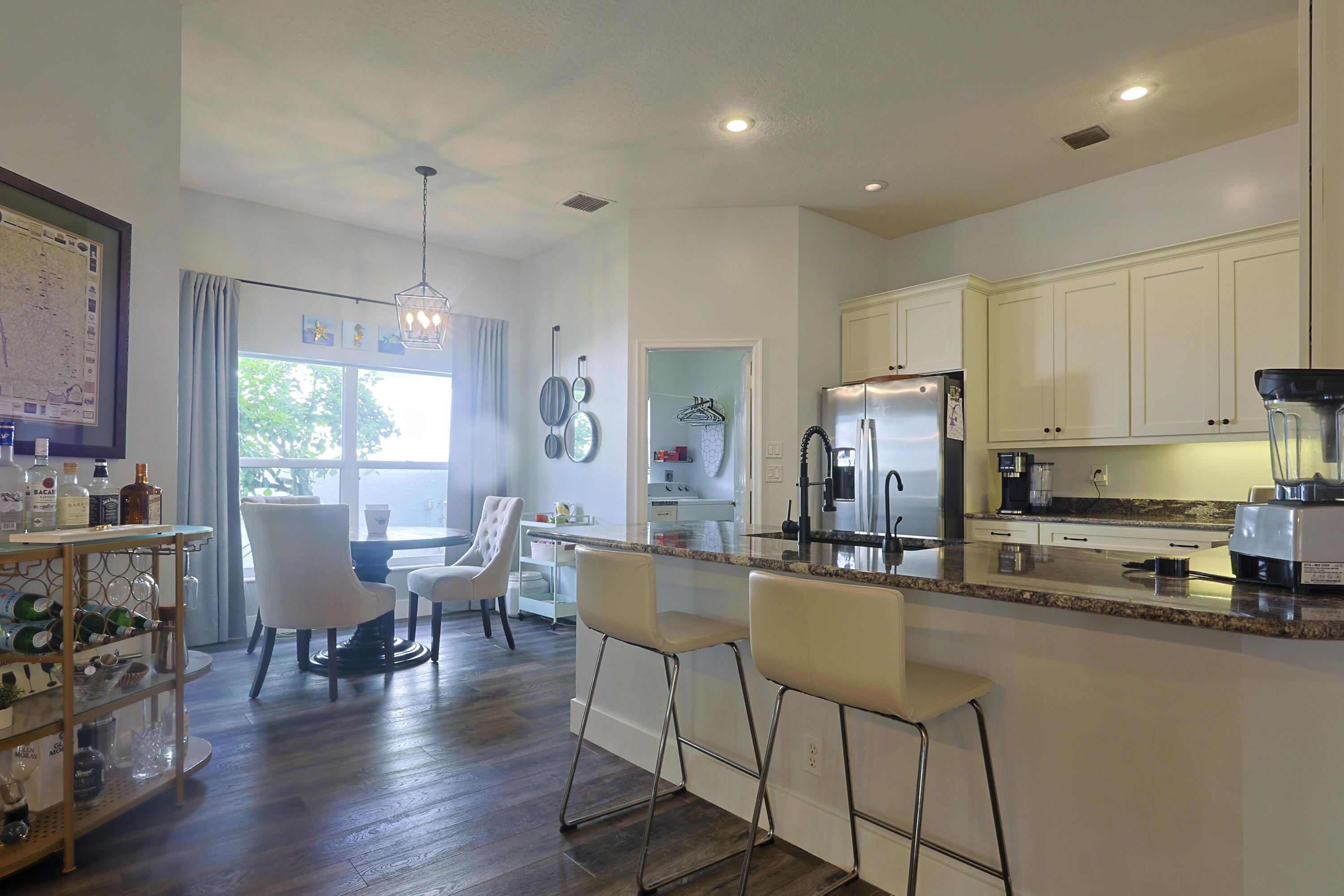 7205 Southeast Seagate Lane Stuart, FL 34997 - Photo 9 of 30 Kitchen /Breakfast area
